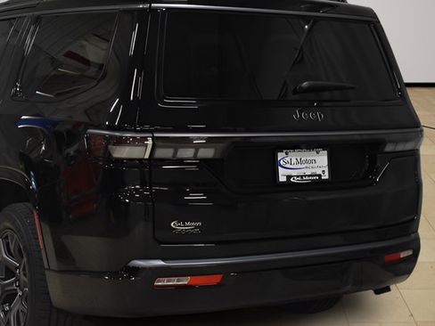New 2026 Jeep Grand Wagoneer Limited w/ Premium Group II AWD/4WD image 36