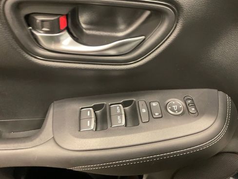 Used 2024 Honda HR-V EX-L image 12