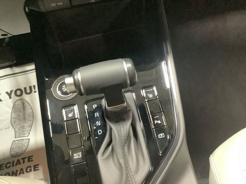 Used 2025 Kia Niro EX image 19