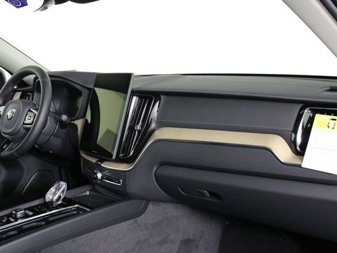 New 2026 Volvo XC60 B5 Ultra w/ Climate Package PRO AWD/4WD image 9