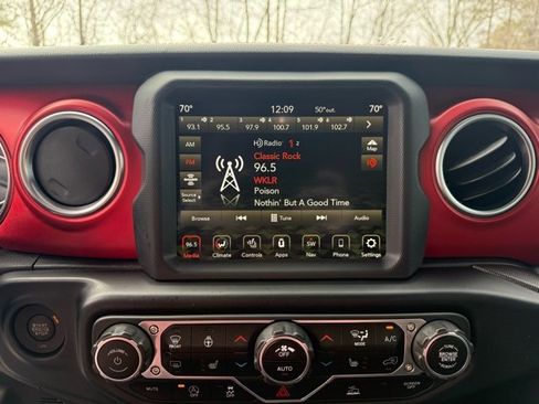 Used 2023 Jeep Gladiator Rubicon w/ Cold Weather Group image 5