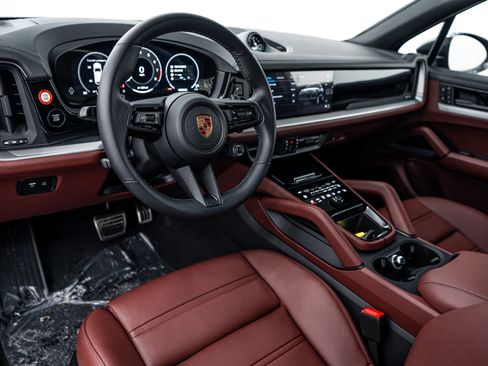 New 2026 Porsche Cayenne S image 4