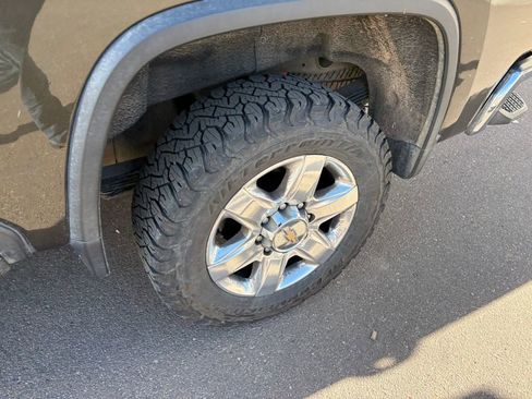 Used 2022 Chevrolet Silverado 2500 LTZ w/ LTZ Premium Package image 10