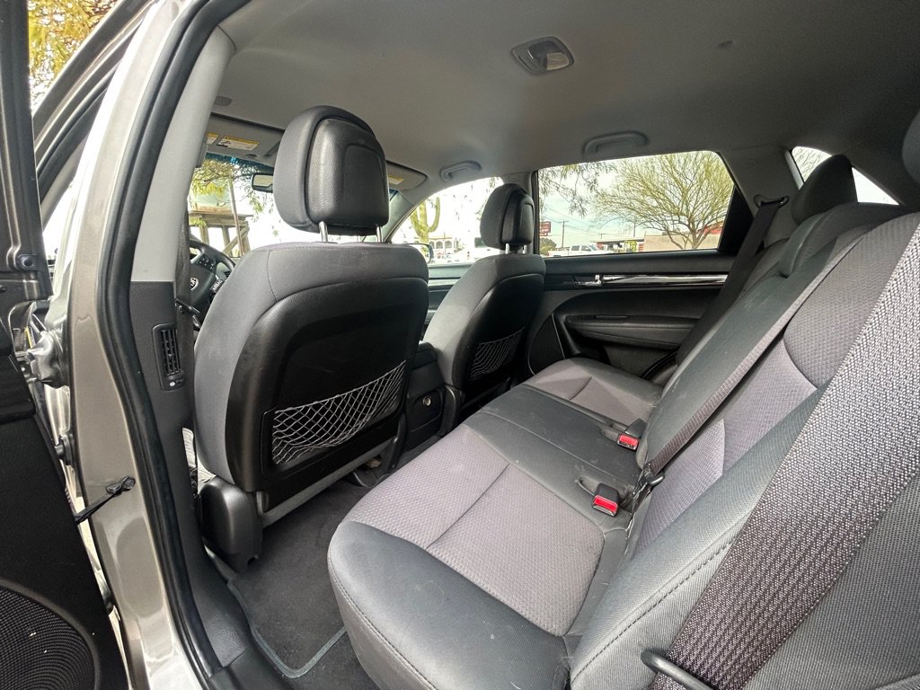 Used 2013 Kia Sorento LX w/ Convenience Pkg FWD image 12