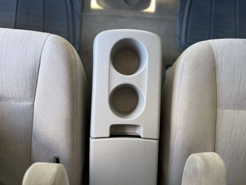 Used 2016 Nissan Quest SV image 32