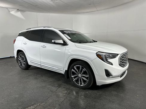 Used 2018 GMC Terrain Denali w/ Advanced Safety Package FWD image 2