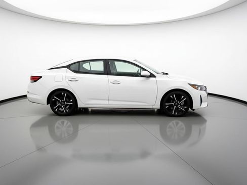 Used 2025 Nissan Sentra SV image 11