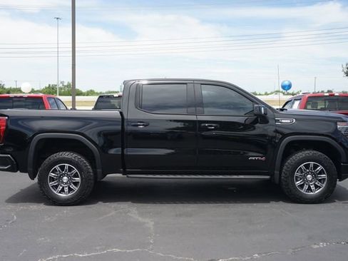 Used 2025 GMC Sierra 1500 AT4 w/ AT4 Premium Package AWD/4WD image 5