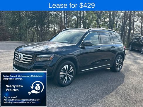 Used 2025 Mercedes-Benz GLB 250 4MATIC image 5