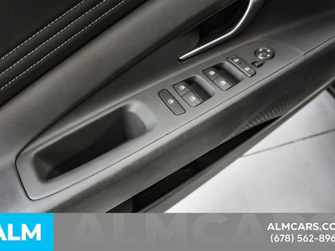 Used 2025 Hyundai Elantra Sport image 44