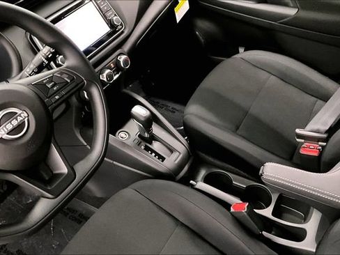 New 2025 Nissan Kicks Play S image 9
