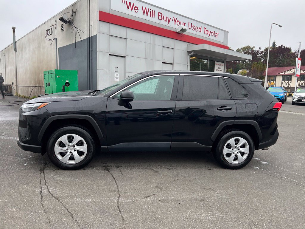 Certified 2025 Toyota RAV4 LE AWD/4WD image 6
