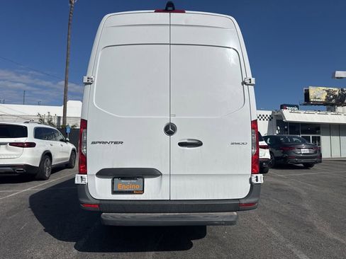 Used 2023 Mercedes-Benz Sprinter 2500 image 6