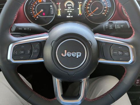 Used 2023 Jeep Wrangler Unlimited Rubicon image 21