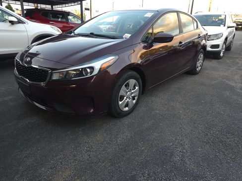Used 2018 Kia Forte LX w/ LX Rear Camera Package FWD image 2