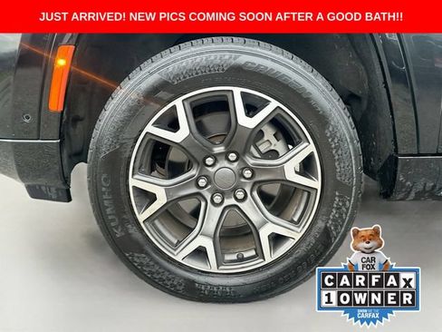 Used 2024 Jeep Wagoneer Series III AWD/4WD image 33