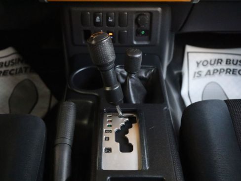 Used 2007 Toyota FJ Cruiser 4WD image 32
