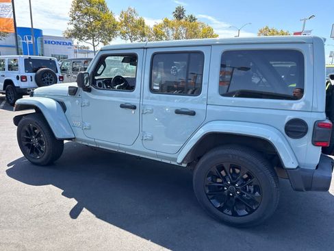 Used 2024 Jeep Wrangler Unlimited Sahara AWD/4WD image 23