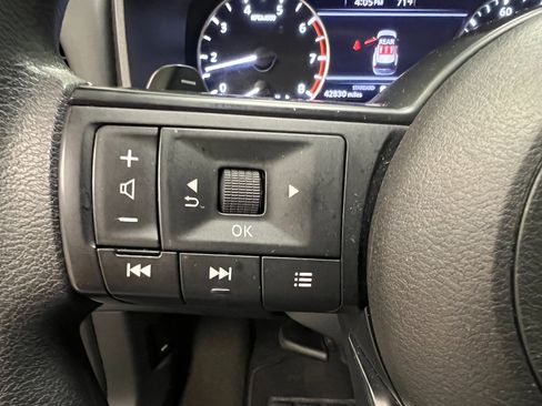 Used 2024 Nissan Rogue SV image 27