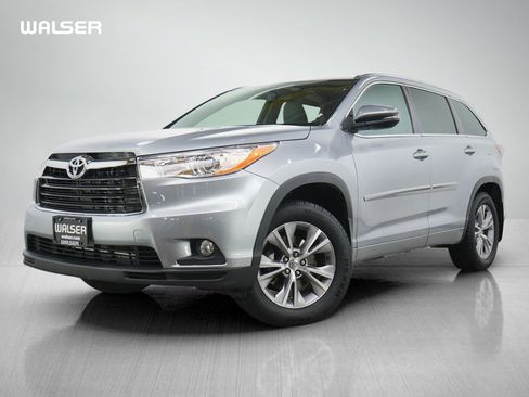 Used 2014 Toyota Highlander XLE AWD/4WD image 1