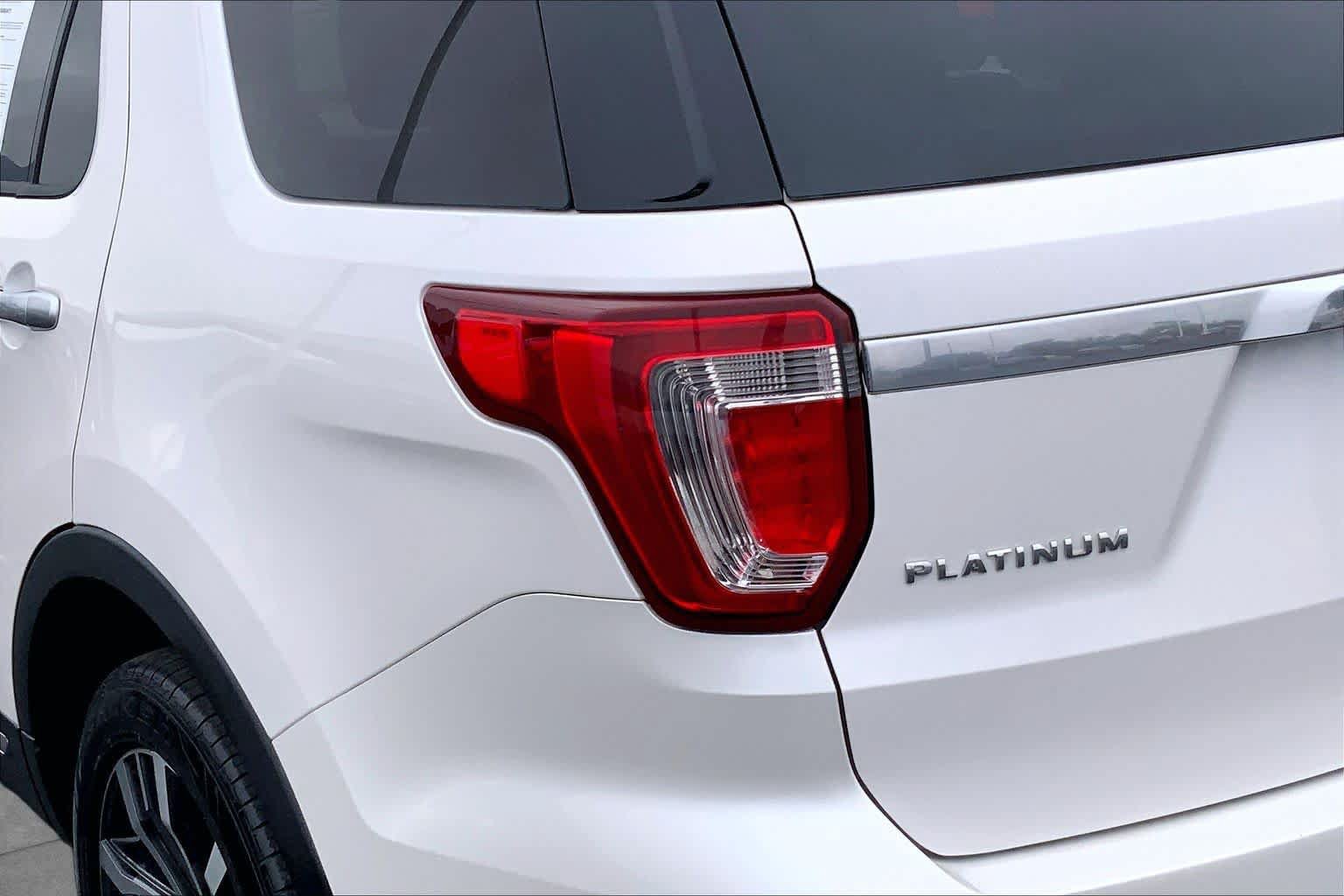 Used 2017 Ford Explorer Platinum AWD/4WD image 29