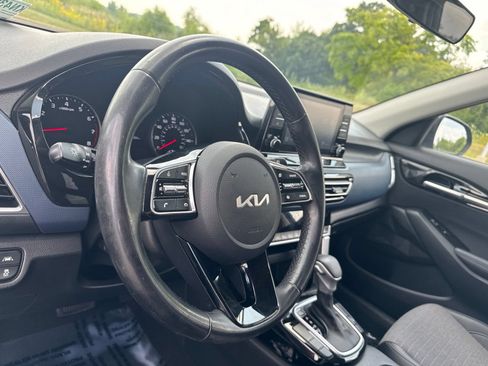 Used 2023 Kia Seltos S FWD image 20