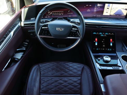 Used 2025 Cadillac Escalade Sport w/ Touring Package image 33