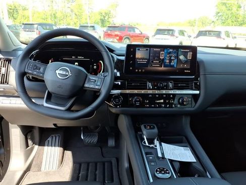 New 2026 Nissan Pathfinder SL AWD/4WD image 9