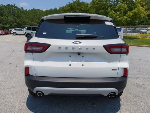 Used 2024 Ford Escape SE image 5