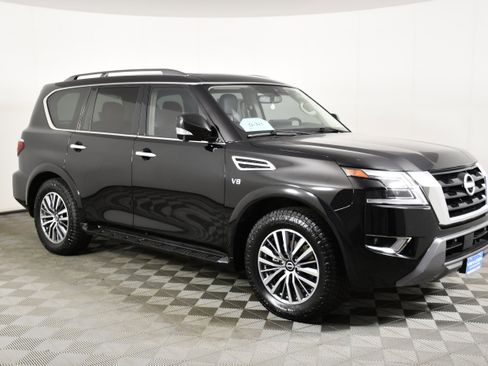 Used 2022 Nissan Armada SL w/ Captain's Chairs Package AWD/4WD image 4