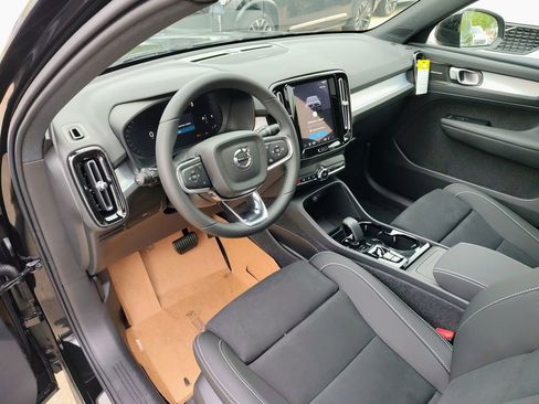 New 2026 Volvo XC40 B5 Ultra w/ Climate Package AWD/4WD image 12