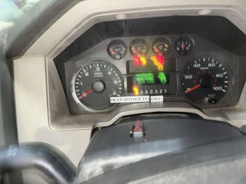 Used 2009 Ford F350 XL image 1