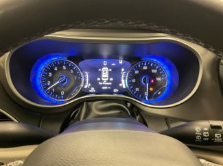 Used 2023 Chrysler Pacifica Touring-L video 2