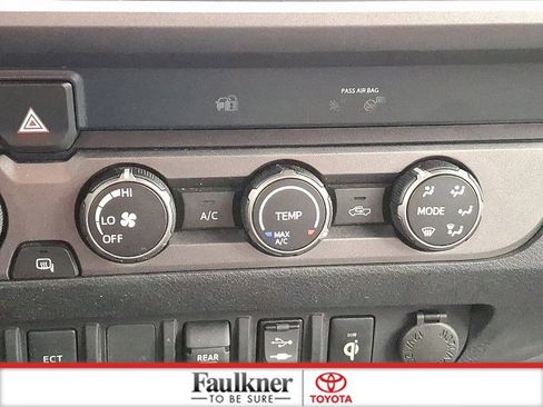 Certified 2019 Toyota Tacoma TRD Off-Road image 15