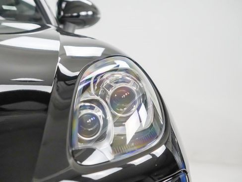 Used 2018 Porsche Macan Sport Edition image 7