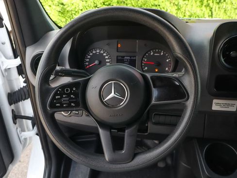 Used 2021 Mercedes-Benz Sprinter 3500 image 25