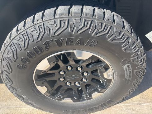 Used 2022 GMC Hummer EV Edition 1 w/ LPO, Illumination Package image 10