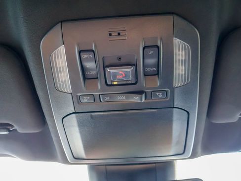 Used 2023 Toyota Highlander XSE FWD image 23