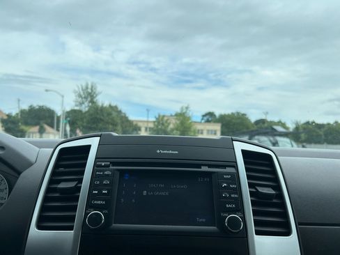 Used 2013 Nissan Xterra PRO-4X w/ Pro-4x Leather Pkg image 12