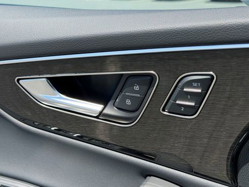 Certified 2025 Audi Q8 Premium Plus AWD/4WD image 40
