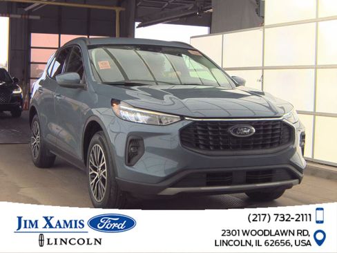 Used 2025 Ford Escape SE FWD image 1