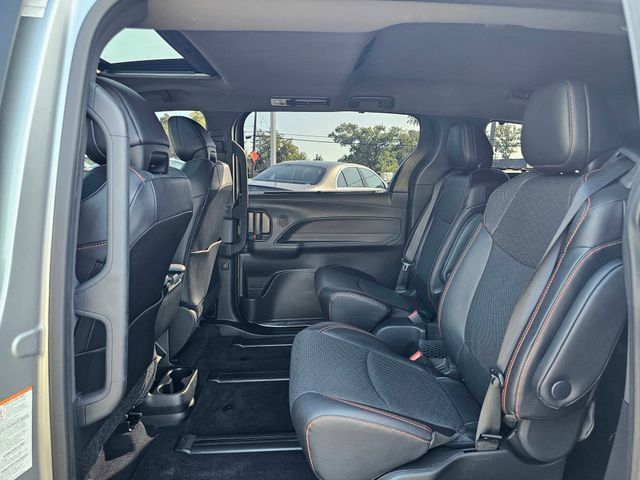 Used 2024 Toyota Sienna XSE w/ XSE Premium Package FWD image 24