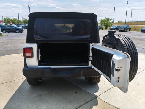 Used 2020 Jeep Wrangler Unlimited Sport S AWD/4WD image 15