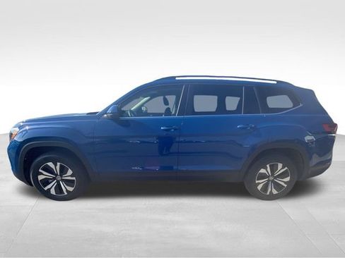 Used 2025 Volkswagen Atlas SE FWD image 3
