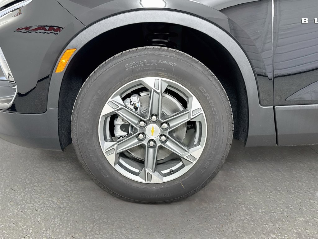 New 2026 Chevrolet Blazer LT w/ Convenience Package FWD image 31