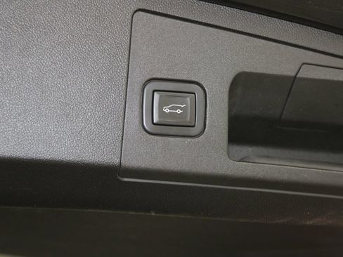 Used 2020 Cadillac XT4 Premium Luxury FWD image 28