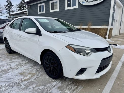 Used 2016 Toyota Corolla LE image 2