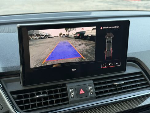 Used 2022 Audi SQ5 Premium w/ Convenience Package image 21