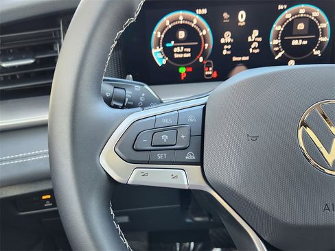 New 2026 Volkswagen Tiguan SE image 16