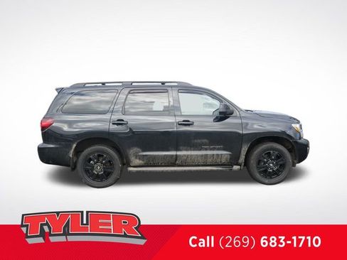 Used 2018 Toyota Sequoia TRD Sport image 9